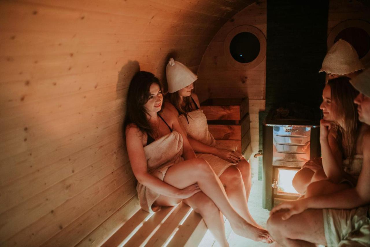 Aloha Glamp - Okragle Domki Przy Rzece - Balia I Sauna - Energylandia Zagornik Bagian luar foto