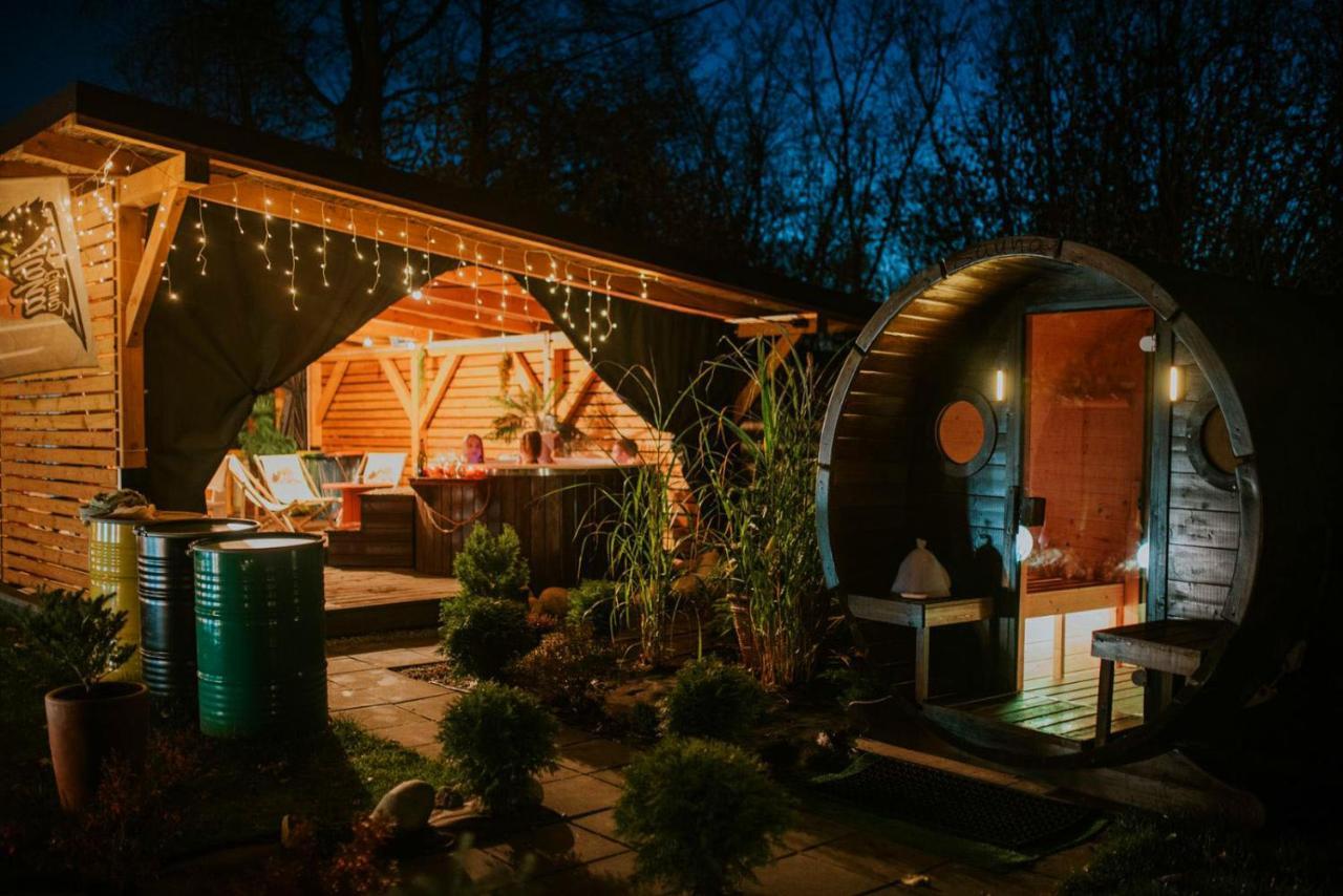 Aloha Glamp - Okragle Domki Przy Rzece - Balia I Sauna - Energylandia Zagornik Bagian luar foto