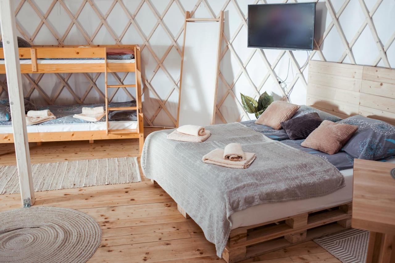 Aloha Glamp - Okragle Domki Przy Rzece - Balia I Sauna - Energylandia Zagornik Bagian luar foto