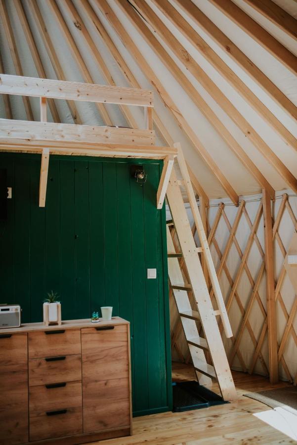 Aloha Glamp - Okragle Domki Przy Rzece - Balia I Sauna - Energylandia Zagornik Bagian luar foto