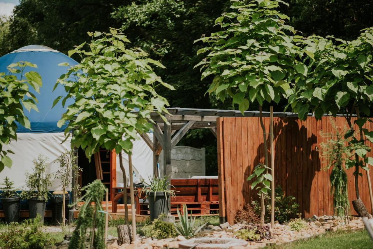Aloha Glamp - Okragle Domki Przy Rzece - Balia I Sauna - Energylandia Zagornik Bagian luar foto