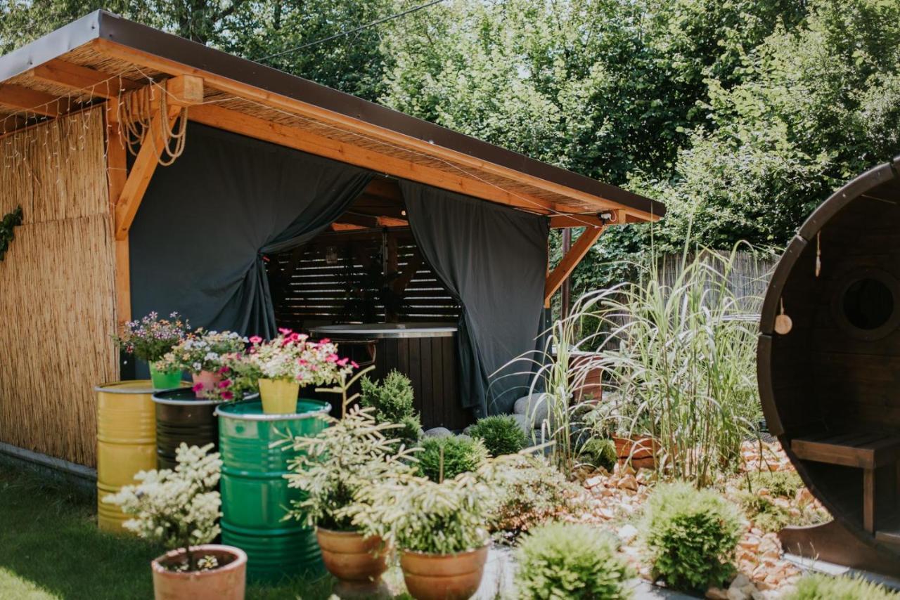 Aloha Glamp - Okragle Domki Przy Rzece - Balia I Sauna - Energylandia Zagornik Bagian luar foto