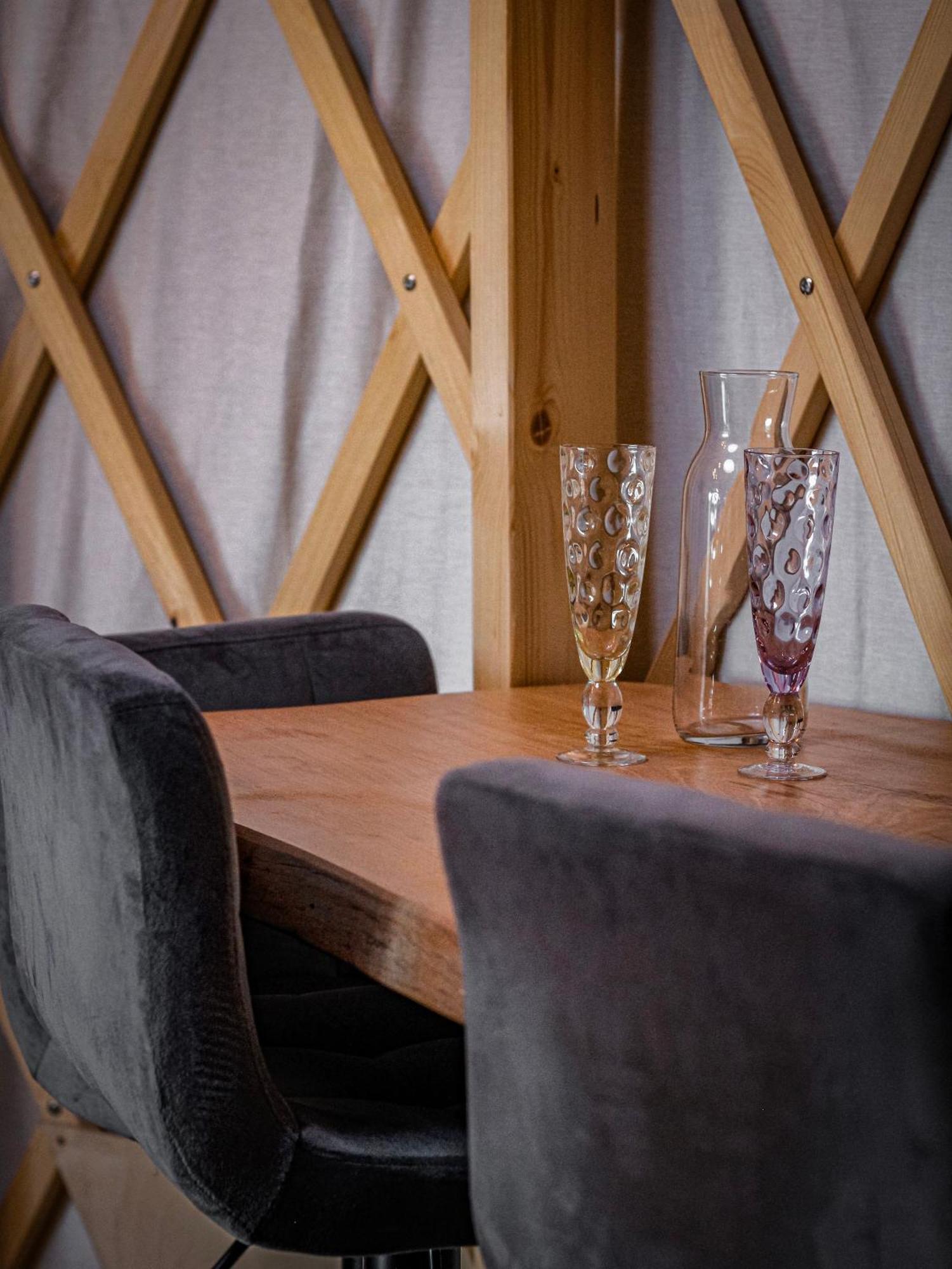 Aloha Glamp - Okragle Domki Przy Rzece - Balia I Sauna - Energylandia Zagornik Ruang foto