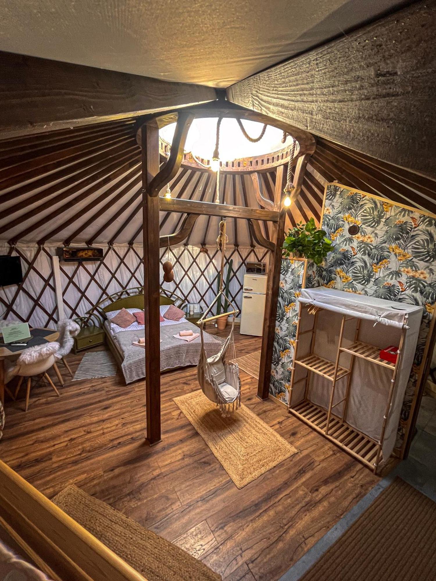 Aloha Glamp - Okragle Domki Przy Rzece - Balia I Sauna - Energylandia Zagornik Ruang foto